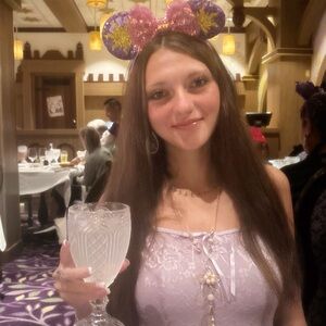 Meet your Posher, Trinity